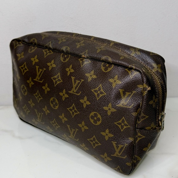 Auth LOUIS VUITTON large Toilette Pouch - Picture 3 of 11